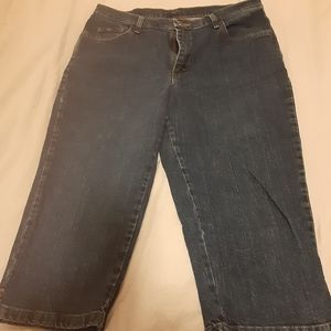 BLU Dark Denim Capris Size 16